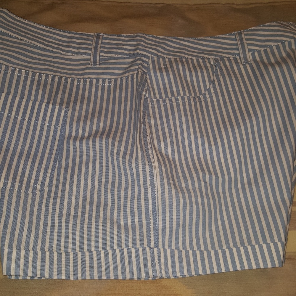 Mix & Co Pin stripe shorts